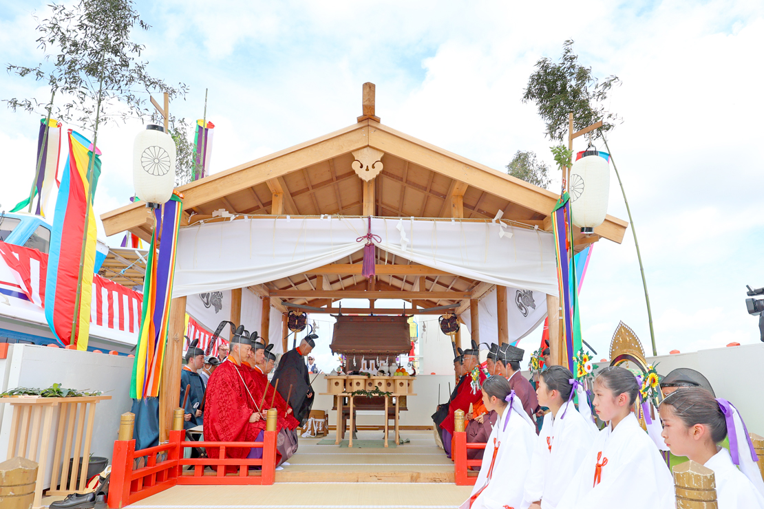 船上での御迎祭のようす